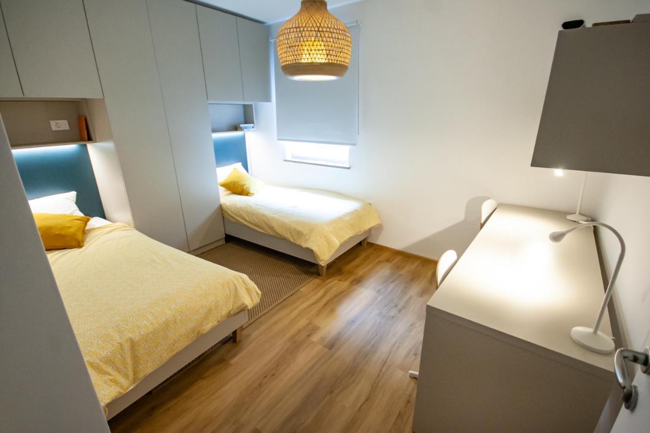 Rainbow Apartment, โคเปร์ ภายนอก รูปภาพ