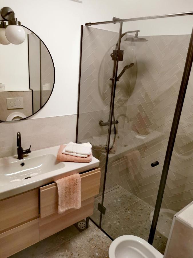 Rainbow Apartment, โคเปร์ ภายนอก รูปภาพ