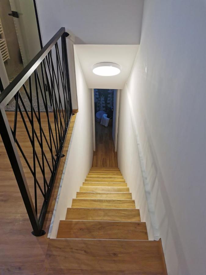 Rainbow Apartment, โคเปร์ ภายนอก รูปภาพ